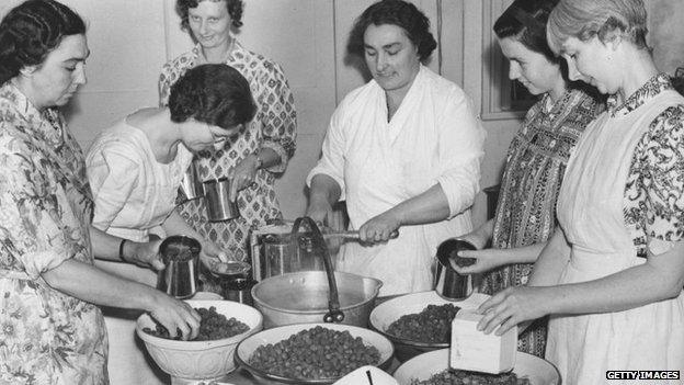 WI members making jam in 1940