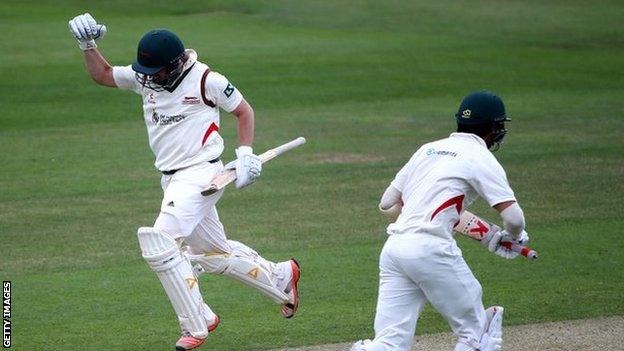 Leicestershire win