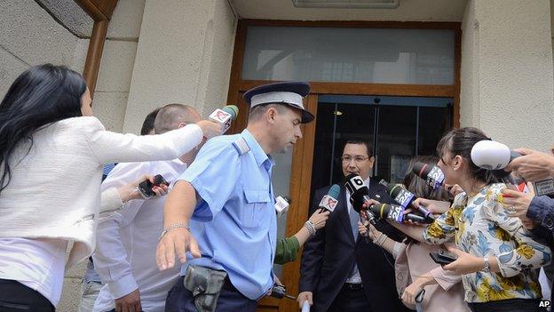 Romanian Prime Minister Victor Ponta leaves DNA offices, 5 Jun 15