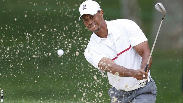 A disconsolate Tiger Woods in third round action