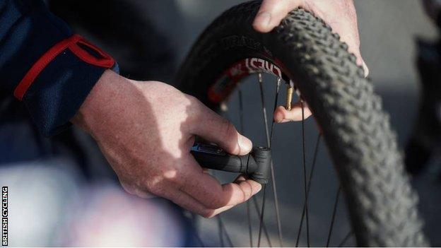 Repairing a puncture