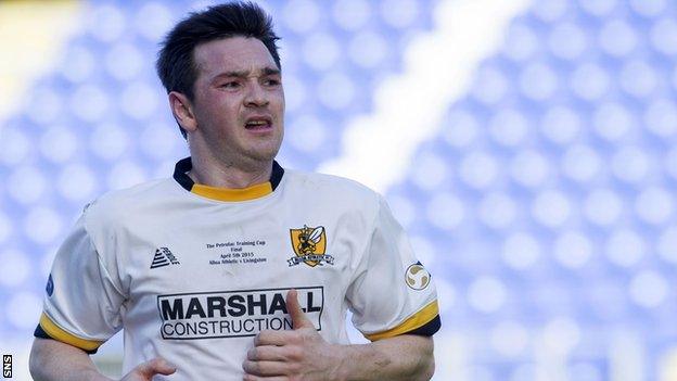 Mark Docherty in Alloa colours