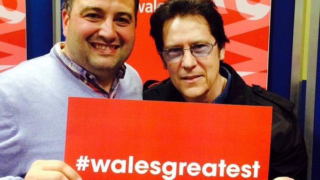 Wynne Evans congratulates Shakin' Stevens