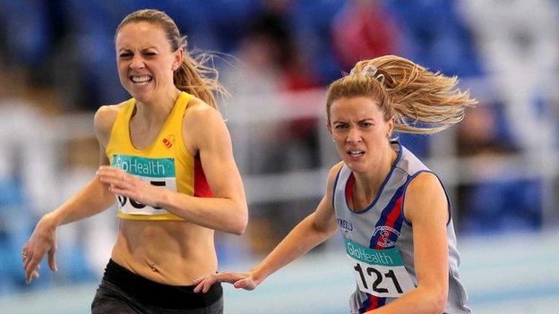 Kerry O'Flaherty edges out Claire Tarplee to win the Irish Indoor 1500m title in February