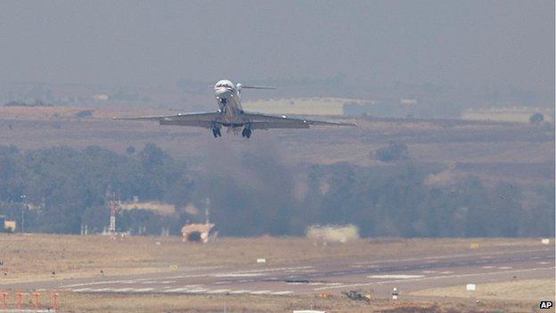 Omar al-Bashir's plane takes off from Waterkloof air force base