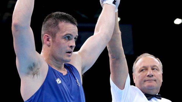 Darren O'Neill comfortably defeated Romania's Ionut Jitaru on Tuesday