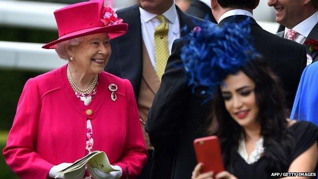 Queen and selfie