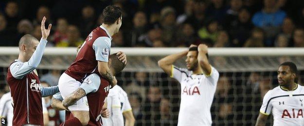 Burnley celebrate Ross Wallace's goal against Tottenham