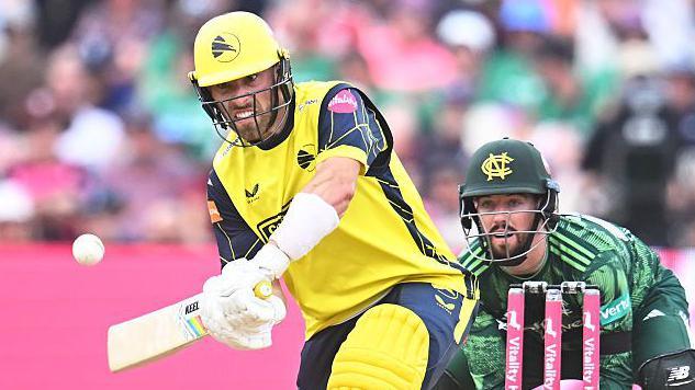 Joe Weatherley in action for Hampshire