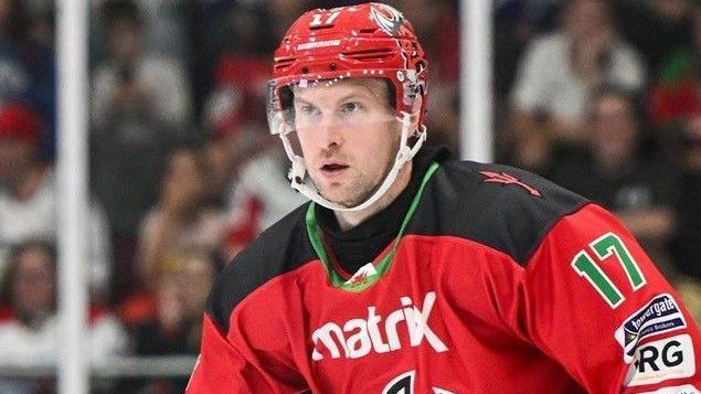 Mark Richardson in action for Cardiff Devils