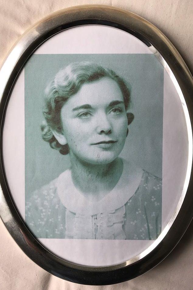 Elizabeth Davies yn 1939