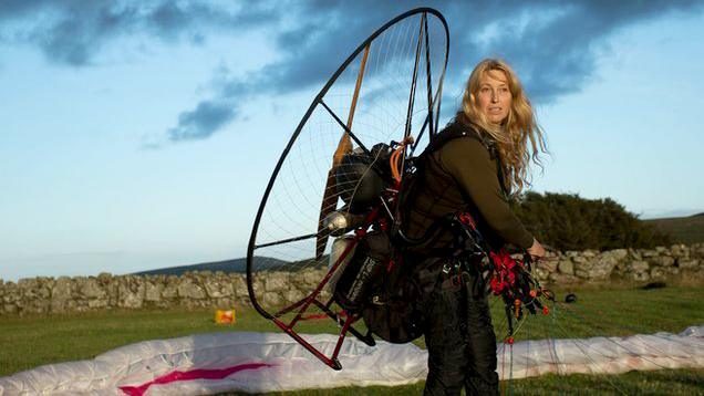 Sacha-Dench-flying-her-paramotor