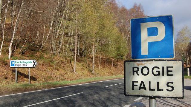 An A835 aig Eas Rothagaidh