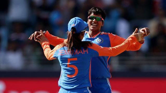 Jemimah Rodrigues and Deepti Sharma celebrate a wicket for India v Pakistan