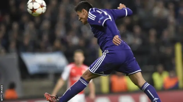 Andy Najar scores