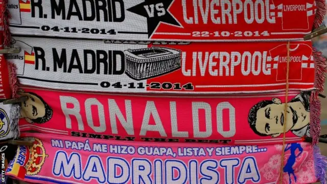 Match-day scarf's pre-match