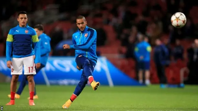 Theo Walcott warm up