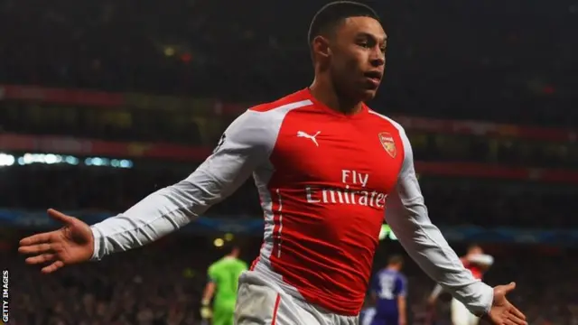 Alex Oxlade-Chamberlain celebrates scoring