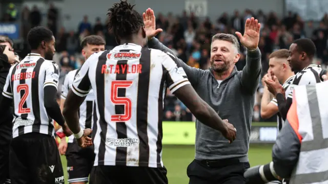 St Mirren manager Stephen Robinson and defender Richard Taylor