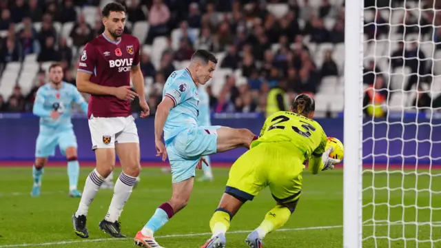 Josh Cullen scores