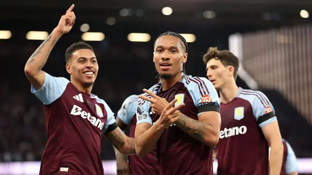 Boubacar Kamara celebrates with his teammates