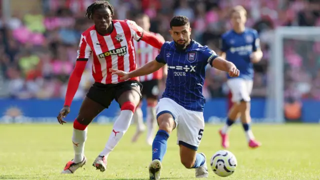 Lesley Ugochukwu challenges Sam Morsy for the ball