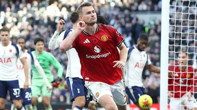 Matthijs de Ligt of Manchester United celebrates scoring an equalising goal in injury time 