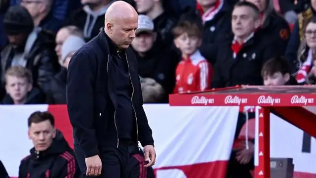Arne Slot looking dejected on the touchline during Liverpool's game against Nottingham Forest