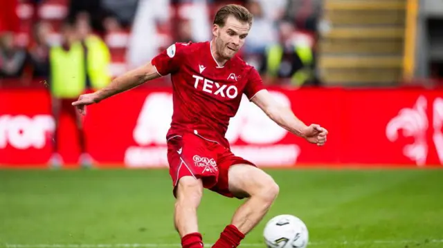 Aberdeen right-back Chris Cadden