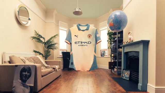 Manchester City's 2024-25 fourth kit