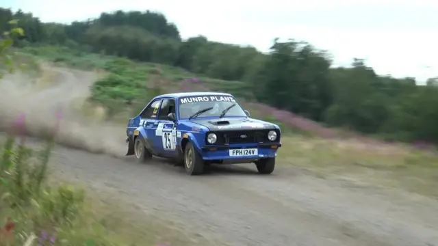 Am Mk2 Ford Escort aig Padaidh Rothach agus Anndra Stevenson 