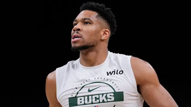 Giannis Antetokounmpo playing for the Milwaukee Bucks
