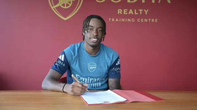 Noni Madueke signing Arsenal contract