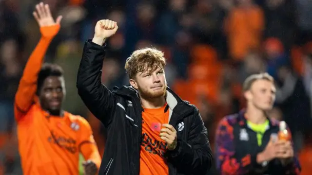 Dundee United celebrate after beating Ross County