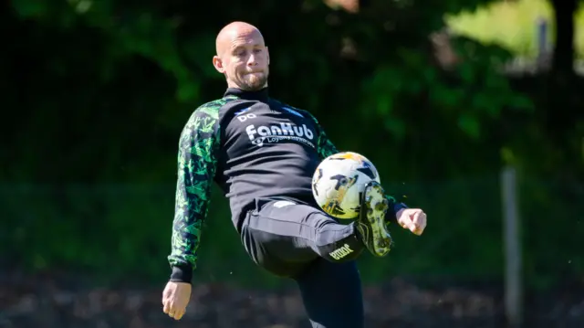 Hibs head coach David Gray in training