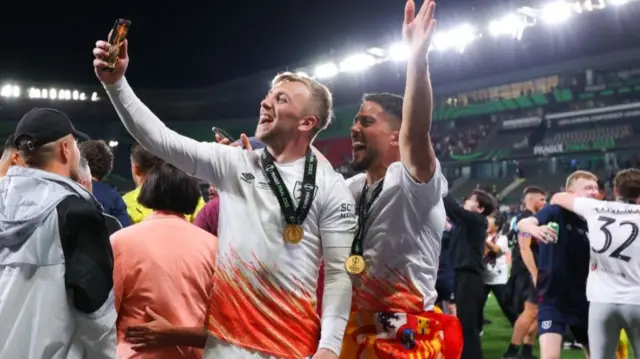 Pablo Fornals (right) with former West Ham team-mate Jarrod Bowen