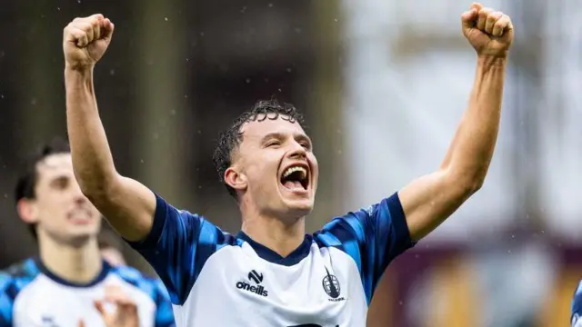 Dylan Tait celebrates with Falkirk