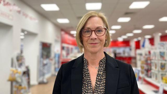 Lady in post office 