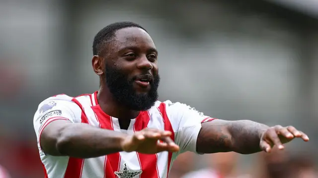 Josh Dasilva of Brentford celebrates