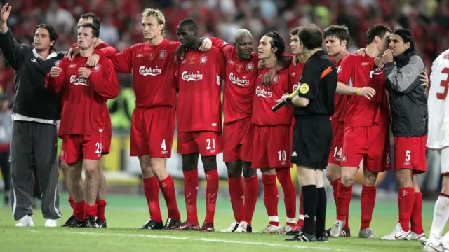 Liverpool players line up for penalties