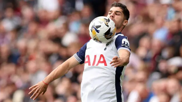 Manor Solomon in action for Spurs