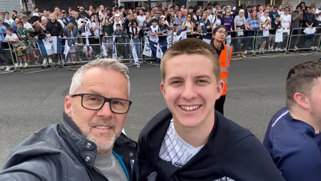 Tottenham fans at the Europa League trophy parade