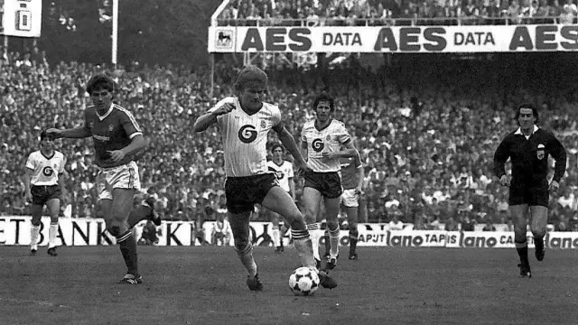 A black-and-white photo from the 1984 Uefa Cup semi-final between Nottingham Forest and Anderlecht