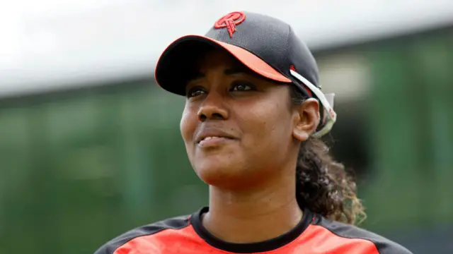 Hayley Matthews for Melbourne Renegades