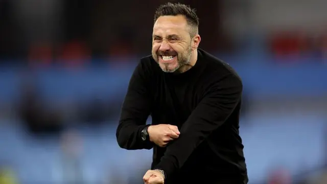 Roberto de Zerbi celebrates a Tottenham win