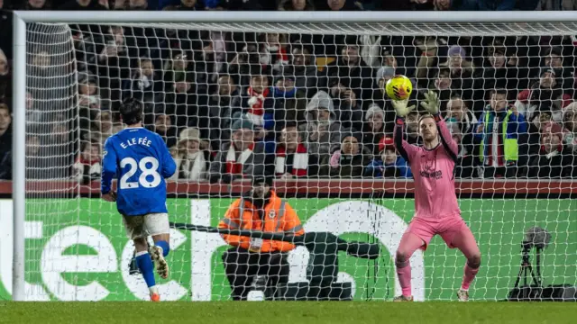 Enzo Le Fee penalty saved by Caoimhin Kelleher