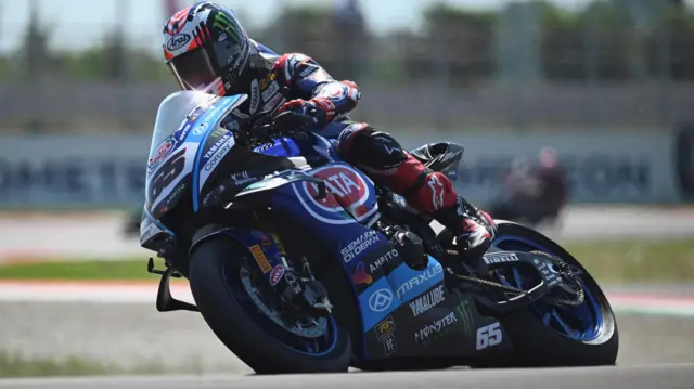 Jonathan Rea in action in Cremona