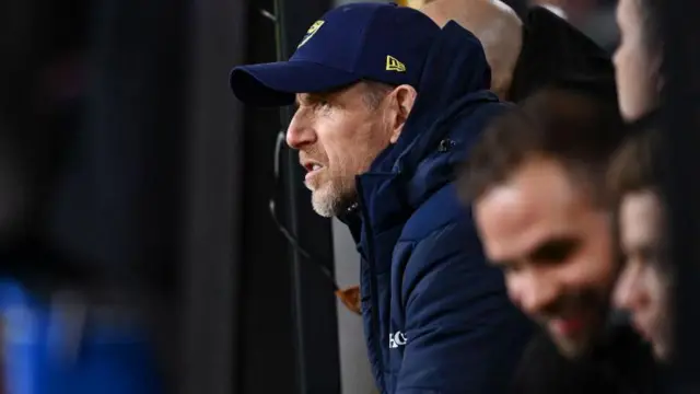 Gary Rowett grimaces in the Oxford dugout