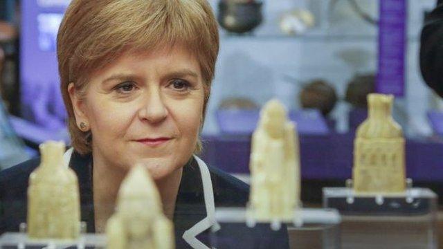 Nicola Sturgeon and Lewis Chessmen