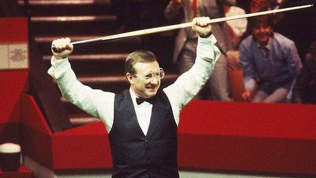 Dennis Taylor celebrates winning the 1985 World Snooker Championship